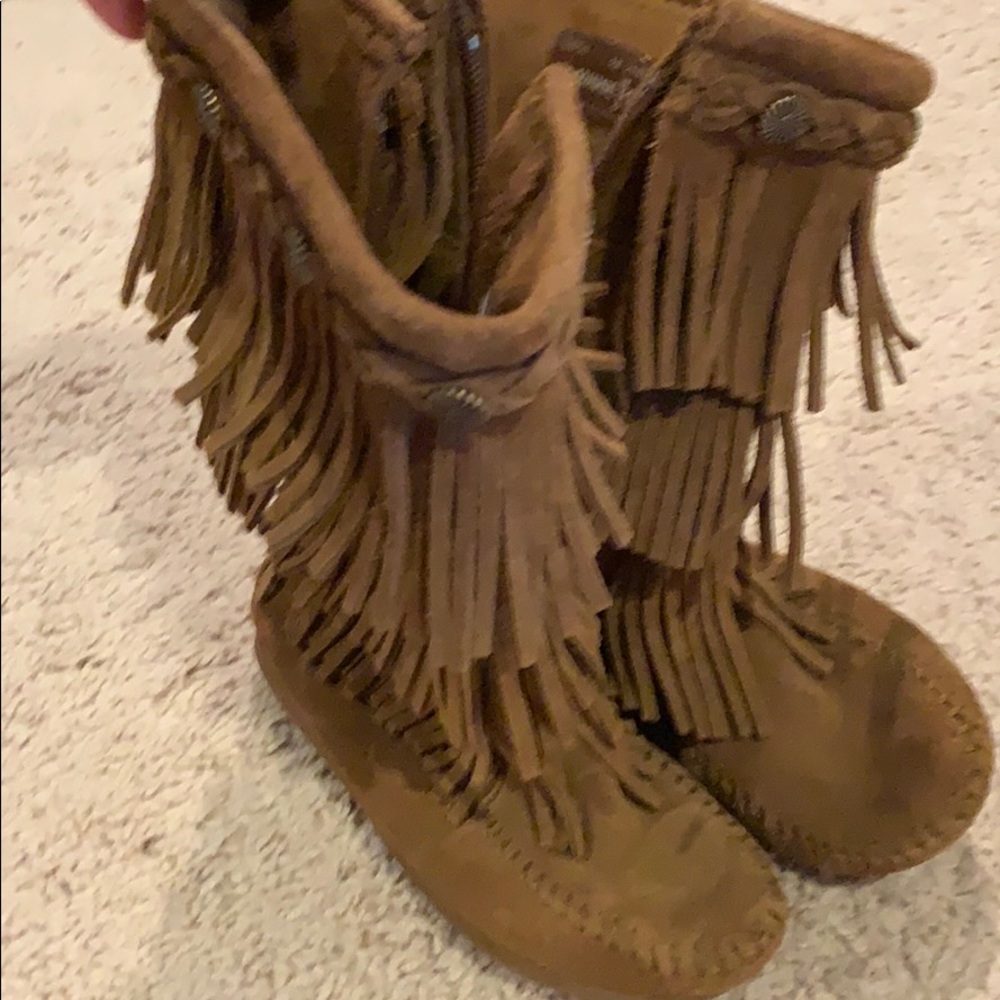 Brown suede Minnetonka